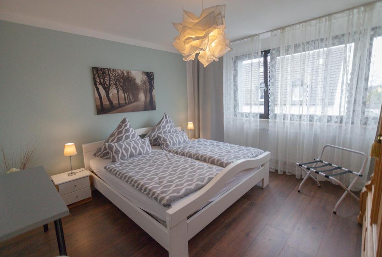 Apartmenthaus Lorbach โซลิงเงน ภายนอก รูปภาพ